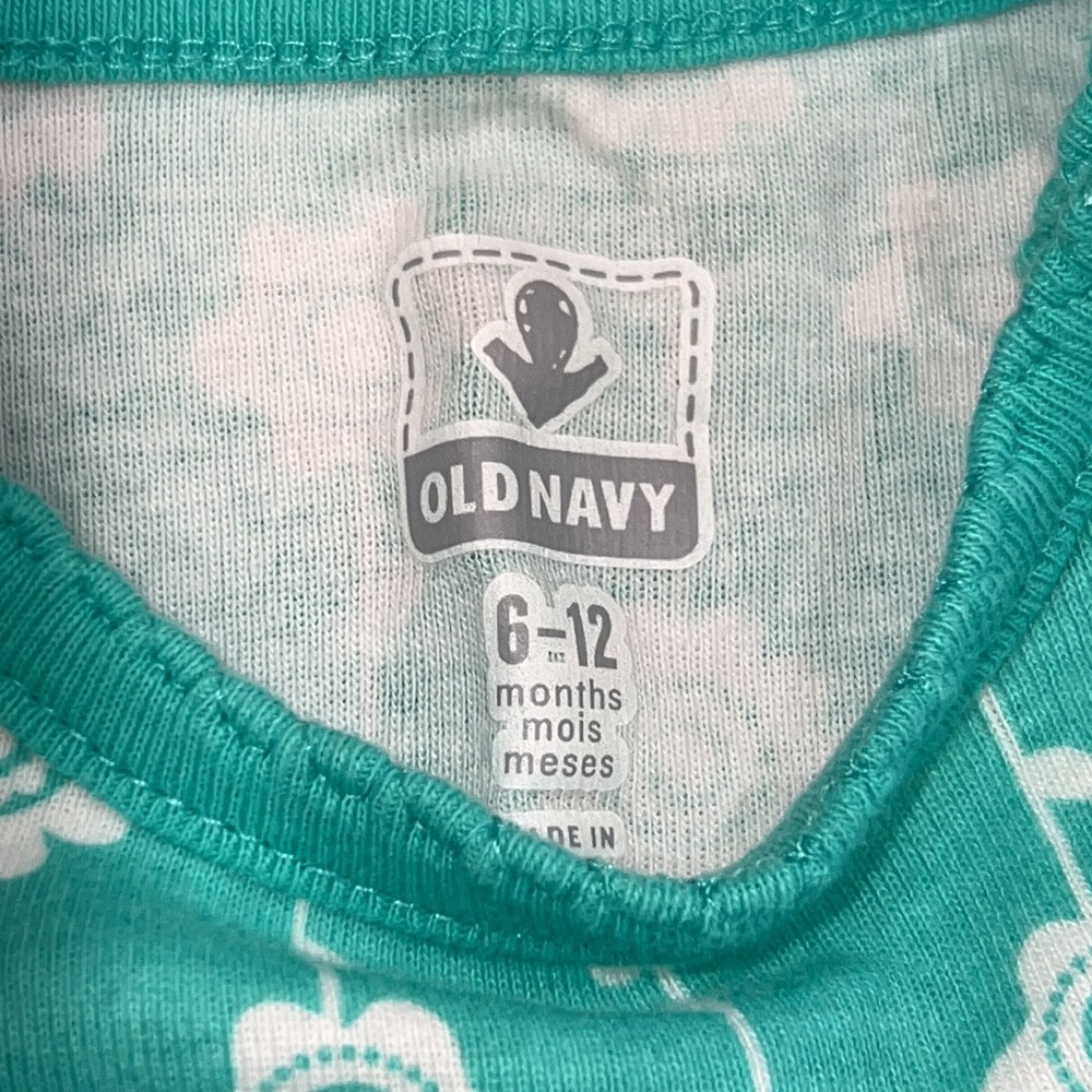 Old Navy 6-12 M long sleeve onesie - Picture 2 of 3